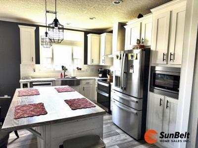 Photo 4 of 23 of home located at 126 Hibiscus Drive Leesburg, FL 34788