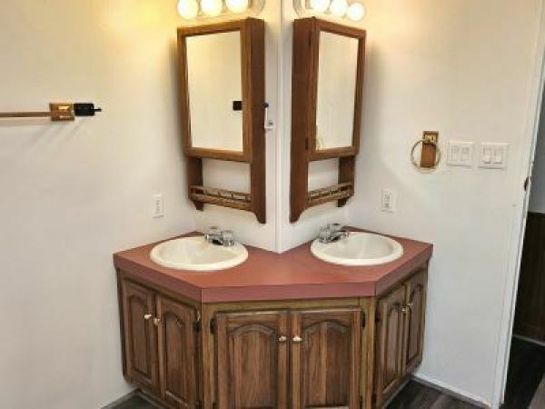 1986 Marshfield Manufactured Home