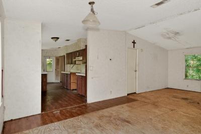 Photo 2 of 13 of home located at 1196 Sopchoppy Hwy Sopchoppy, FL 32358