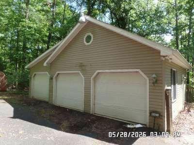 Photo 3 of 12 of home located at 13340 Mentzer Gap Rd Waynesboro, PA 17268