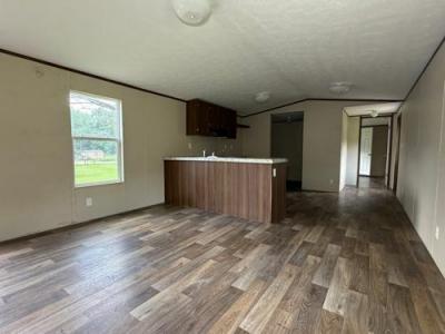 Photo 3 of 17 of home located at 2042 Dixie Ave Paducah, KY 42003