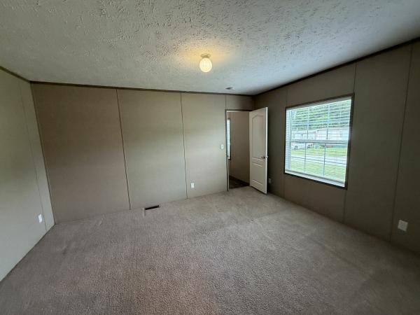 2022 THE BREEZE Manufactured Home