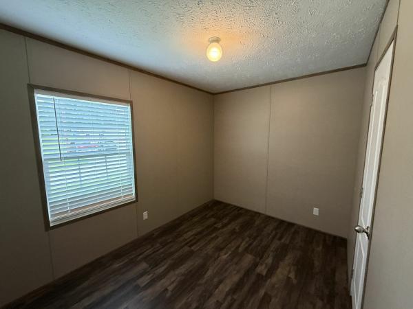 2022 THE BREEZE Manufactured Home