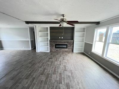 Photo 2 of 15 of home located at 16071 Old Greensboro Road Moundville, AL 35474