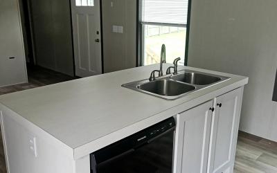 Photo 4 of 10 of home located at 1555 W 21st Ave Trlr 42 Covington, LA 70433