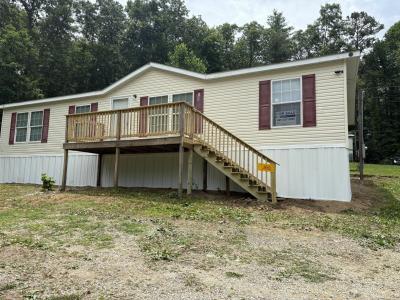 Photo 4 of 27 of home located at 137 Morrison Subdivi Oakdale, TN 37829