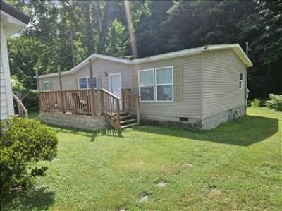 Mobile Home at 1140 Greasy Crk Shelbiana, KY 41562