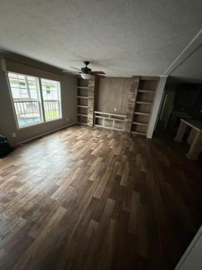 Photo 5 of 9 of home located at 1140 Greasy Crk Shelbiana, KY 41562