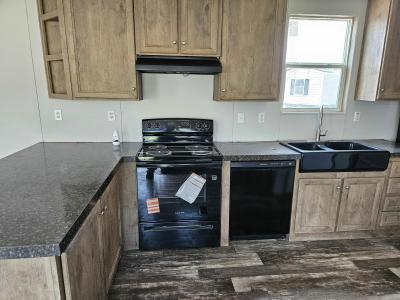 Photo 4 of 24 of home located at 14258 Airline Hwy Gonzales, LA 70737