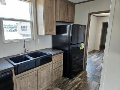 Photo 5 of 24 of home located at 14258 Airline Hwy Gonzales, LA 70737