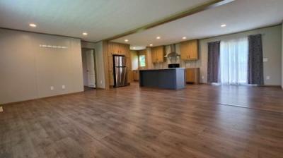 Photo 3 of 31 of home located at 43 Sanshirl Dr Benton, KY 42025