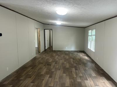 Photo 3 of 12 of home located at 25898 I-30 Frontage Rd Bryant, AR 72022