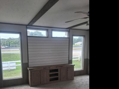 Photo 3 of 18 of home located at 25898 I-30 Frontage Rd Bryant, AR 72022