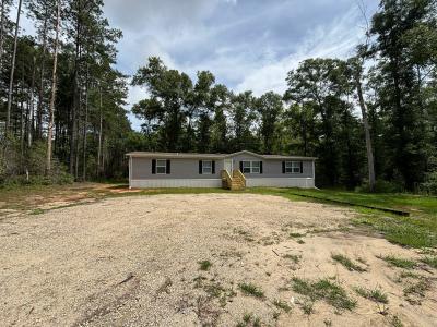 Photo 3 of 18 of home located at 12398 Holliman Rd Citronelle, AL 36522