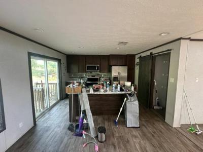 Photo 4 of 11 of home located at 6581 Frankoma Rd Tulsa, OK 74101
