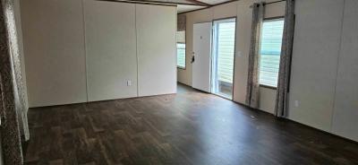 Photo 4 of 15 of home located at 25898 I-30 Frontage Rd Bryant, AR 72022
