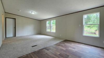 Photo 5 of 17 of home located at 690 Huff School Rd McKee, KY 40447