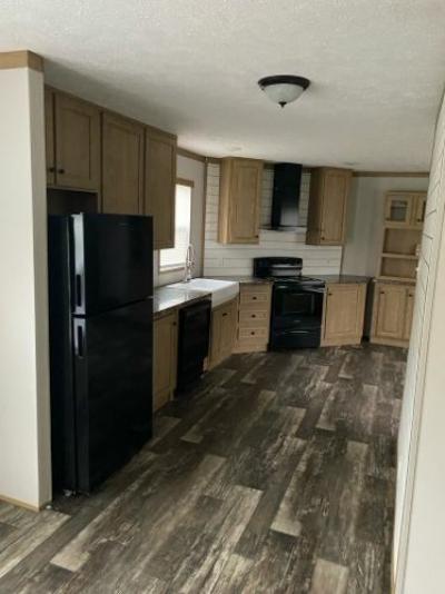 Photo 3 of 17 of home located at 14 Woodland Park Rd Waverly, OH 45690
