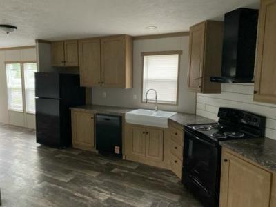 Photo 4 of 17 of home located at 14 Woodland Park Rd Waverly, OH 45690