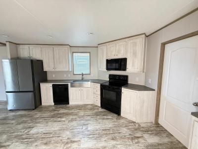 Photo 4 of 13 of home located at 50 Cotton Bayou Cir Baytown, TX 77523