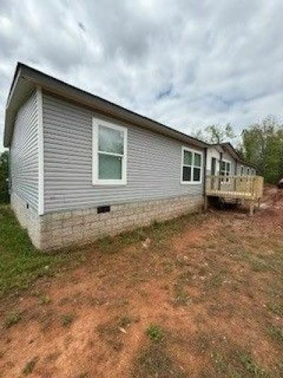 Mobile Home at 348 Lynn Dr Fraziers Bottom, WV 25082