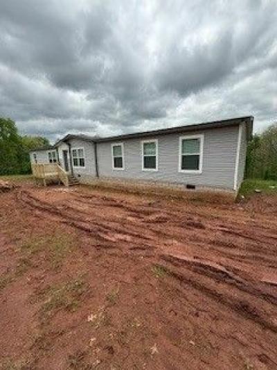 Photo 2 of 14 of home located at 348 Lynn Dr Fraziers Bottom, WV 25082