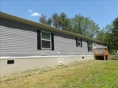 Mobile Home at 1908 Greenwich Rd Galax, VA 24333