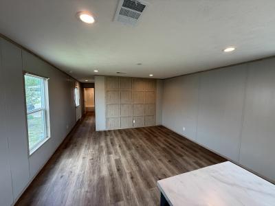 Photo 2 of 30 of home located at 7500 Paradise Rd Lot 245 San Antonio, TX 78244