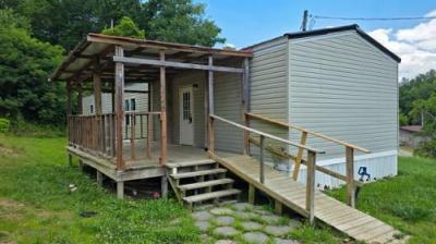 Photo 3 of 14 of home located at 1060 Veneable School Rd Booneville, KY 41314