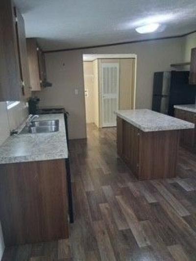 Photo 5 of 20 of home located at 1150 Hillview Dr Huntington, WV 25702