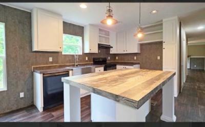 Photo 4 of 12 of home located at 89 Tower Road Corbin, KY 40701