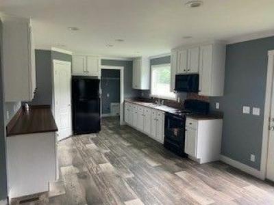 Photo 5 of 20 of home located at 14 Woodland Park Rd Waverly, OH 45690