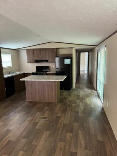 Photo 4 of 14 of home located at 134 Thomas St Heflin, AL 36264