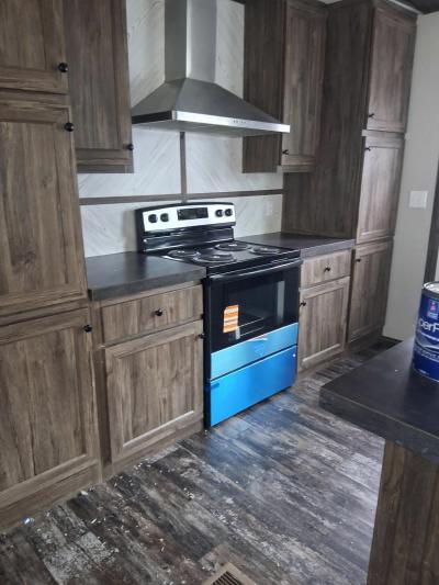 Photo 4 of 15 of home located at 25898 I-30 Frontage Rd Bryant, AR 72022