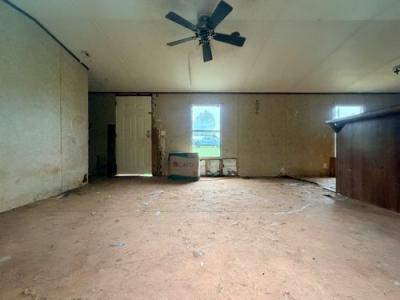 Photo 4 of 14 of home located at 2735 County Street 2798 Chickasha, OK 73018