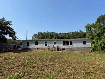 Photo 2 of 25 of home located at 1003 Lavender Rd Grover, NC 28073