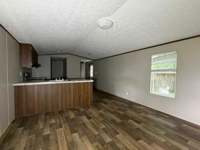 Photo 2 of 18 of home located at 744 Bishop Rd Glasgow, KY 42141