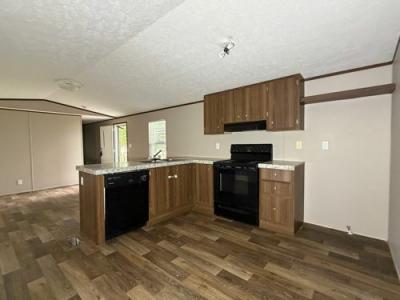 Photo 3 of 18 of home located at 744 Bishop Rd Glasgow, KY 42141