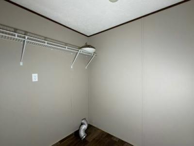 Photo 5 of 18 of home located at 744 Bishop Rd Glasgow, KY 42141