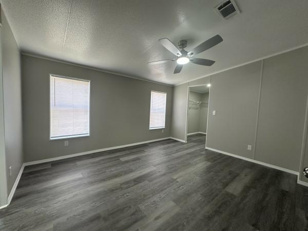 2002 SKYL 7203CT Mobile Home