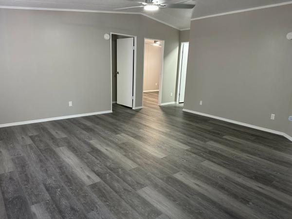 2002 SKYL 7203CT Mobile Home