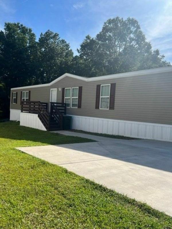 Photo 1 of 2 of home located at 9401 Wilson Blvd Lot #293 Columbia, SC 29203