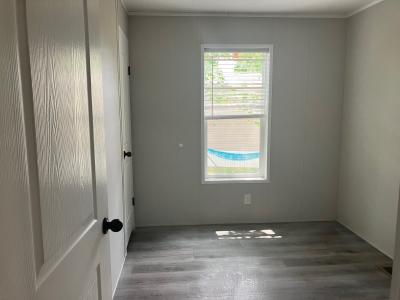 Photo 4 of 5 of home located at 1233 North Park Lane Brookfield, OH 44403