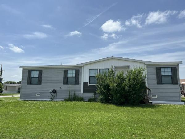 2021 Clayton - Middlebury American Homestead 5228-1000 Mobile Home
