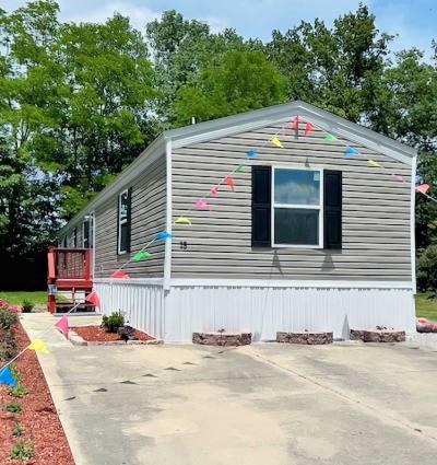 Mobile Home at 15 Deerwood Park Centralia, IL 62801