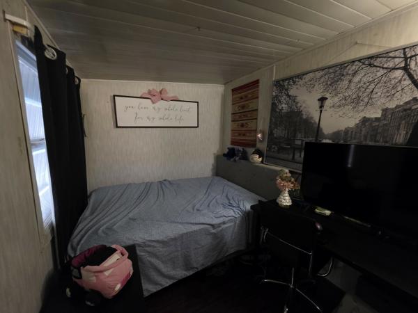 1984 TOWN  Home