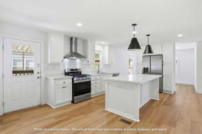 Photo 4 of 8 of home located at 2150 Almaden Rd. #17 San Jose, CA 95125