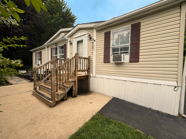 Photo 1 of 1 of home located at 289 Ashford Lane Hereford, PA 18056