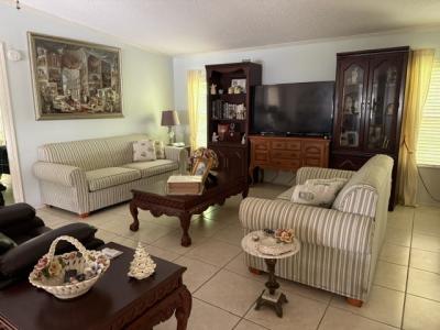 Photo 4 of 11 of home located at 548 Brown Bear Road Naples, FL 34113
