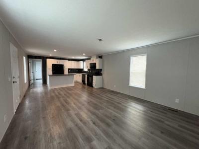 Photo 2 of 7 of home located at 560 Melrose Lane Mount Morris, MI 48458